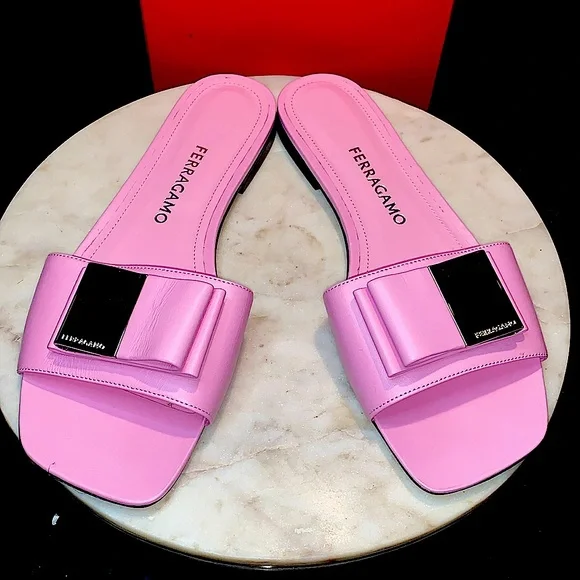 サンダル・ミュール Ferragamo SANDALS WOMAN LYANA Ferragamo Women's Lyana Leather Slide Sandals - Black - Size